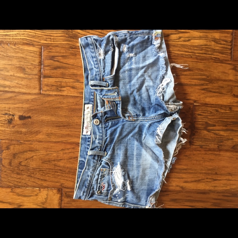 Hollister destroyed denim shorts size 11